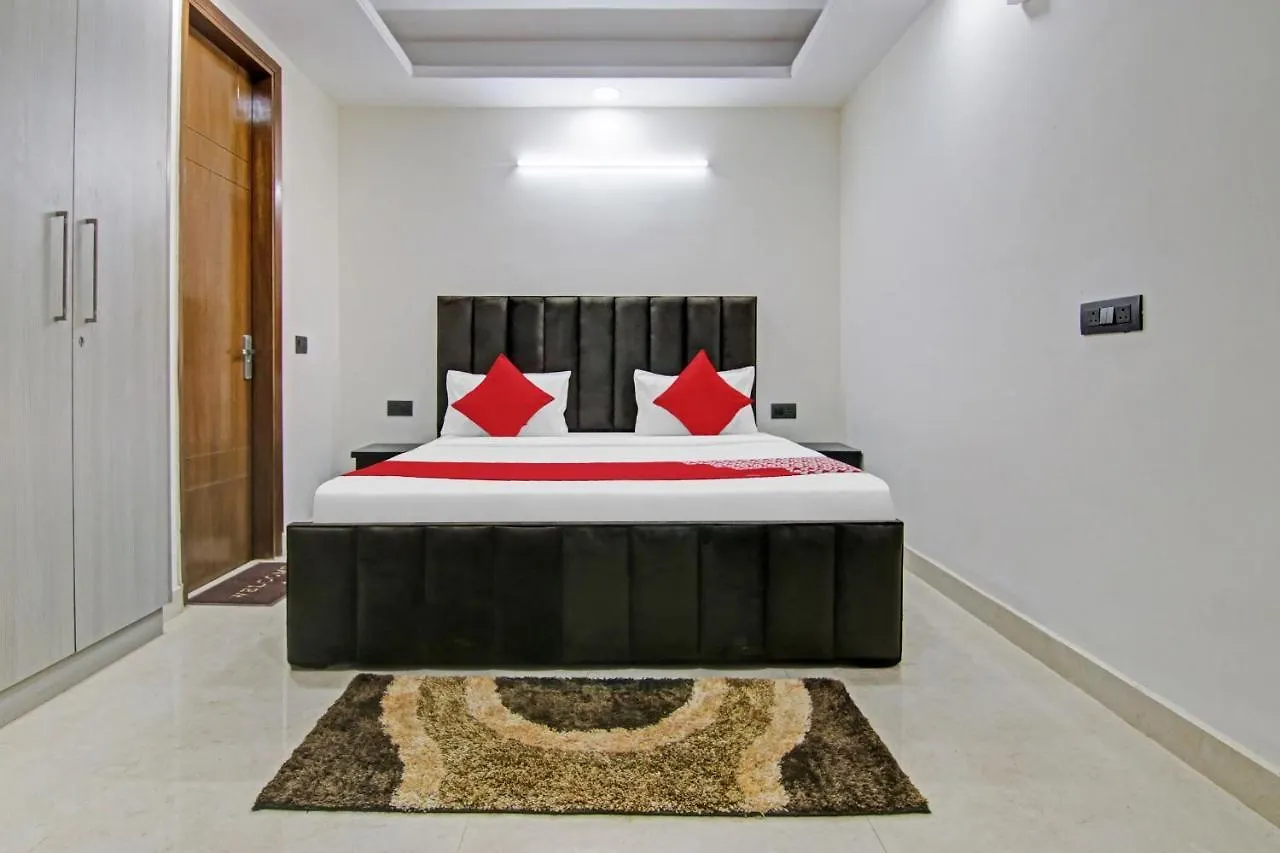 Hotel O The Crimson Palace New Delhi