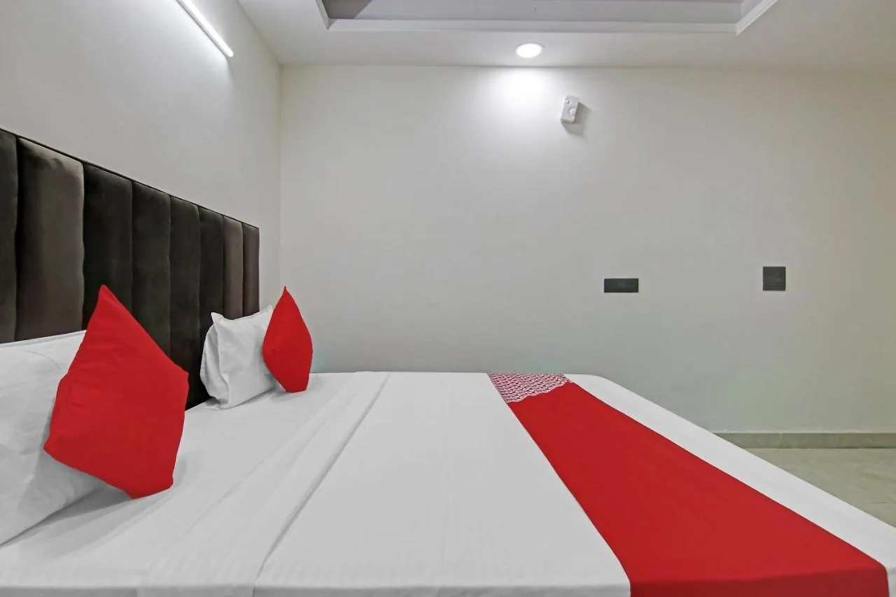 Hotel O The Crimson Palace New Delhi